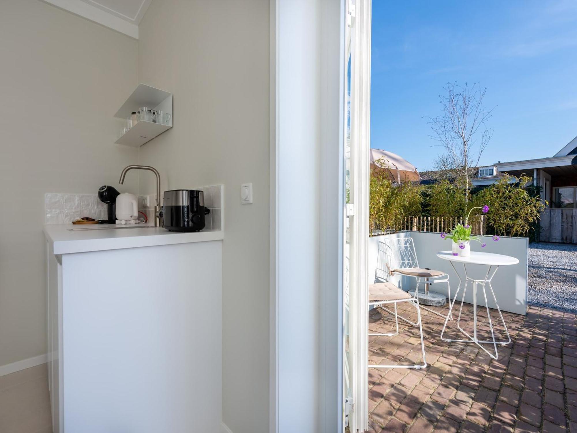 Pleasaing Holiday Home In Oostkapelle Near Centre Exterior photo
